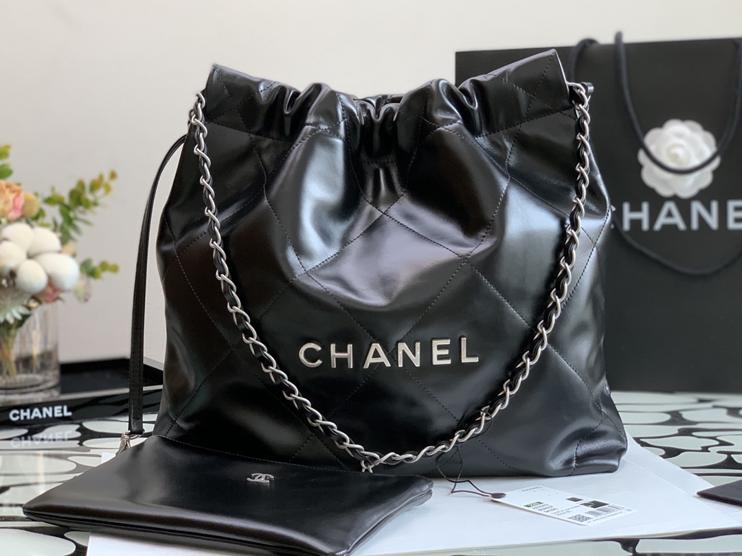 Chanel 22 Hanbag Black Calfskin With Silver-Tone Metal Small Size 30cm