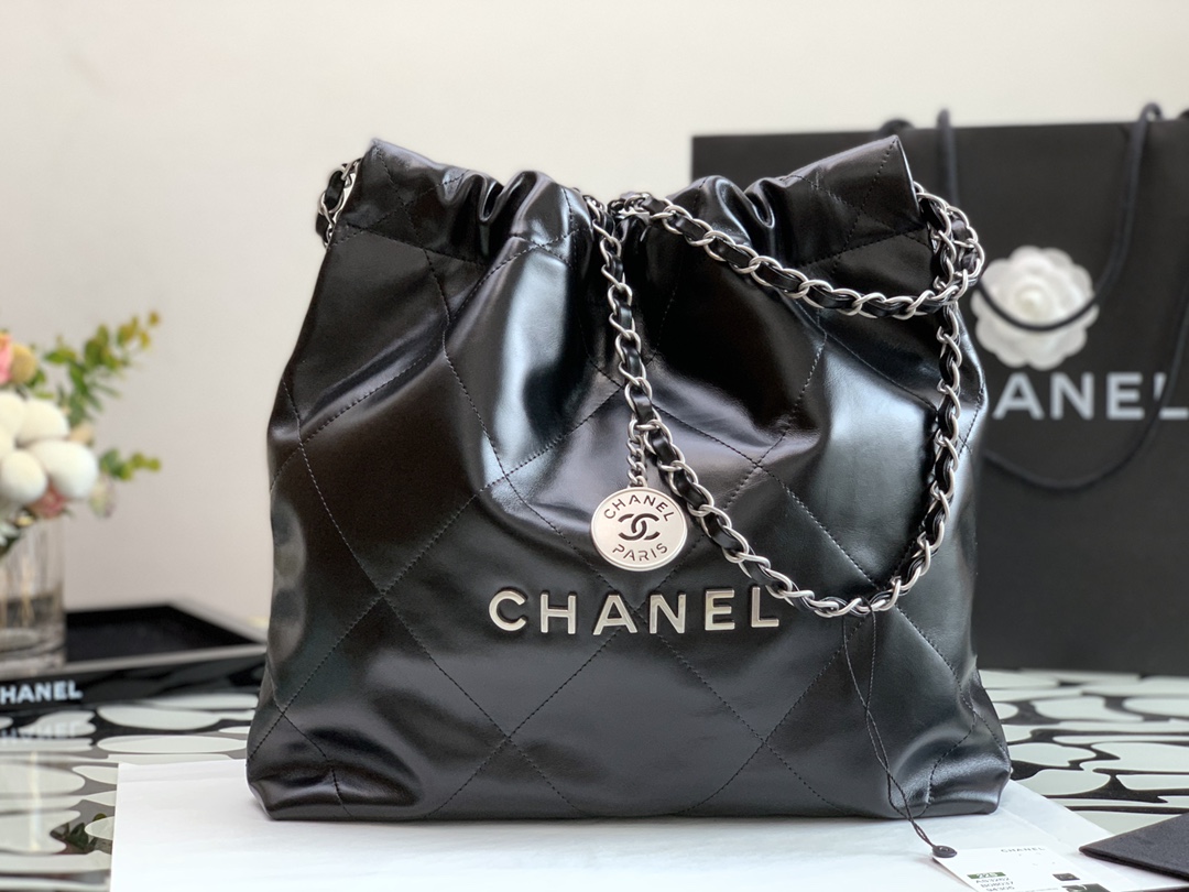 Chanel 22 Hanbag Black Calfskin With Silver-Tone Metal Small Size 30cm