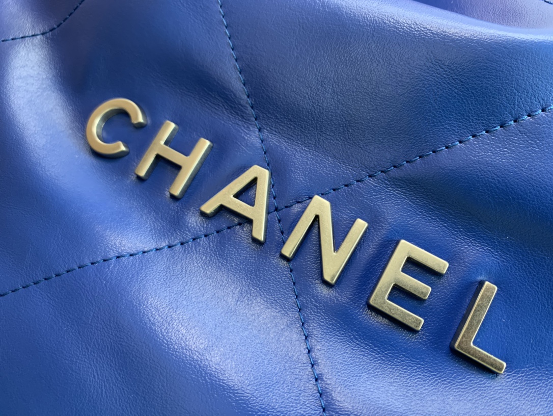 Chanel 22 Hanbag Blue Calfskin With Silver-Tone Metal Medium 35cm