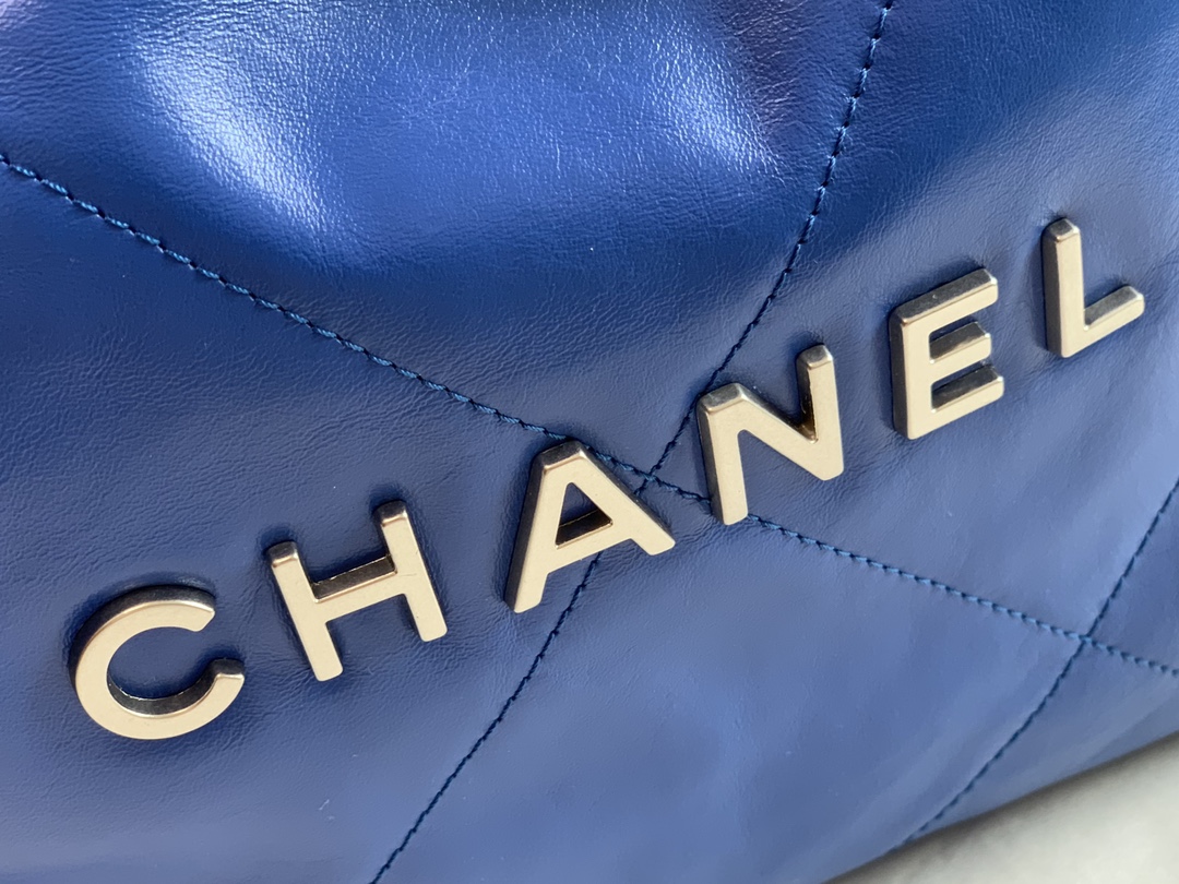 Chanel 22 Hanbag Blue Calfskin With Silver-Tone Metal Small Size 30cm