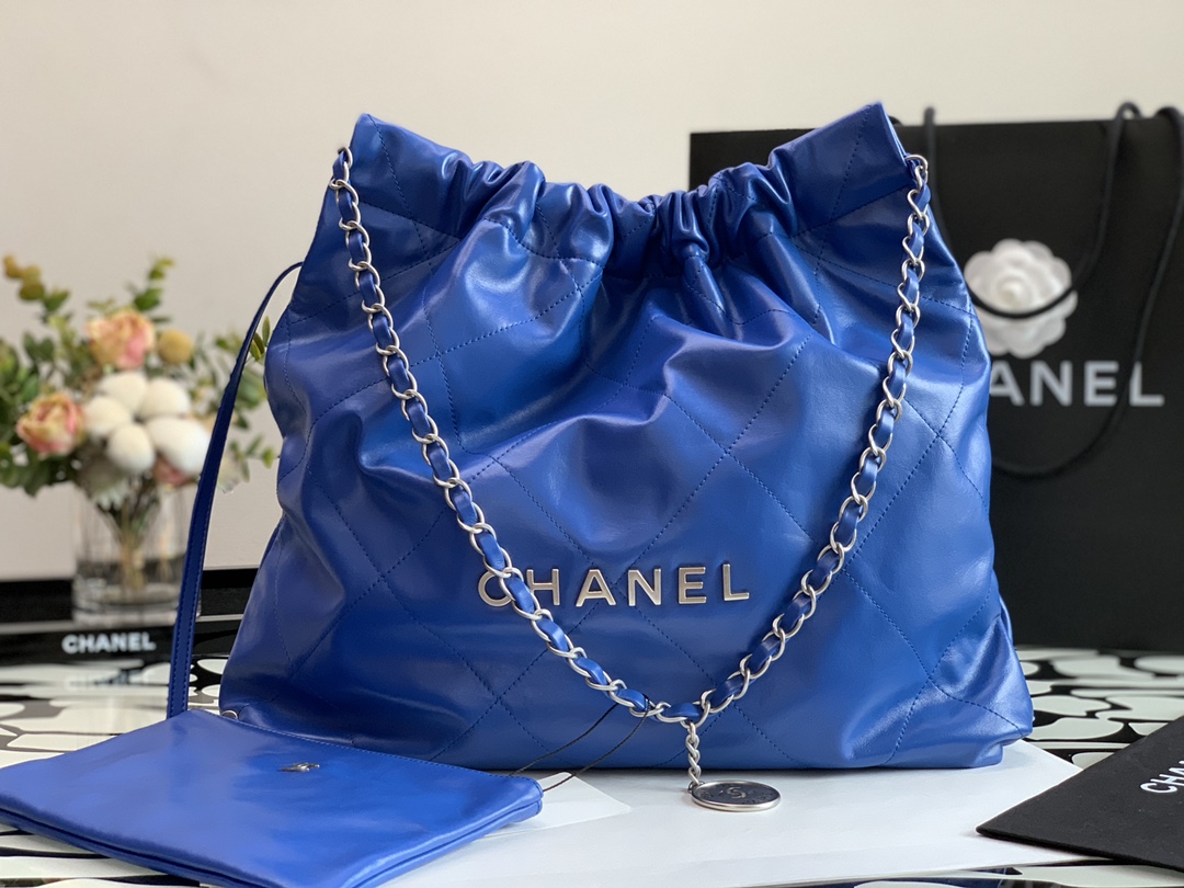 Chanel 22 Hanbag Blue Calfskin With Silver-Tone Metal Small Size 30cm