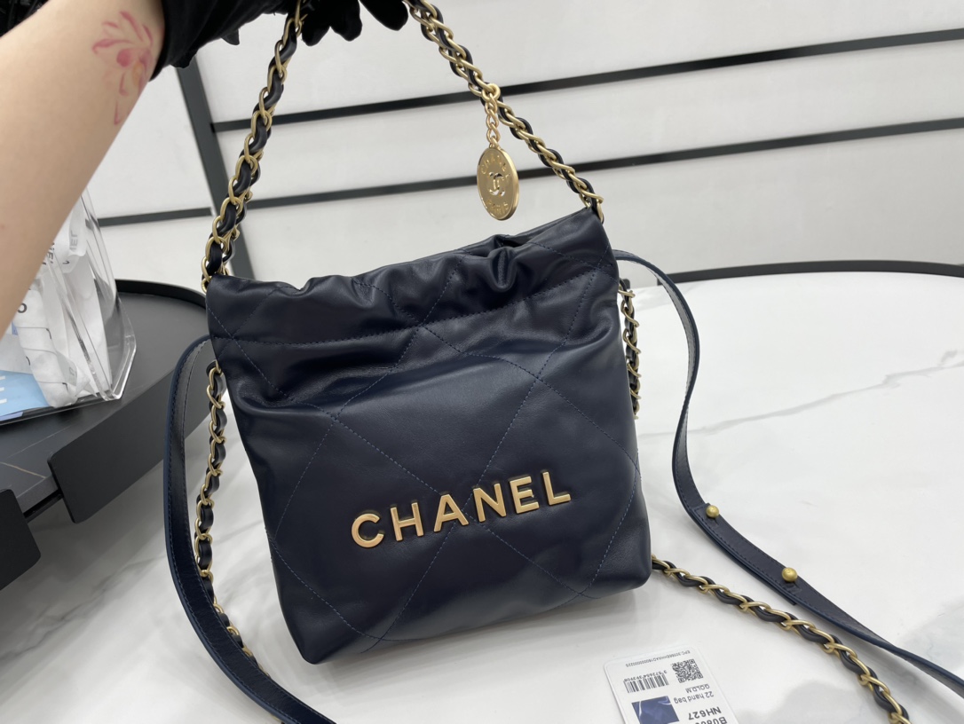 Chanel 22 Hanbag Dark Blue Calfskin With Gold-Tone Metal Mini Size 18cm