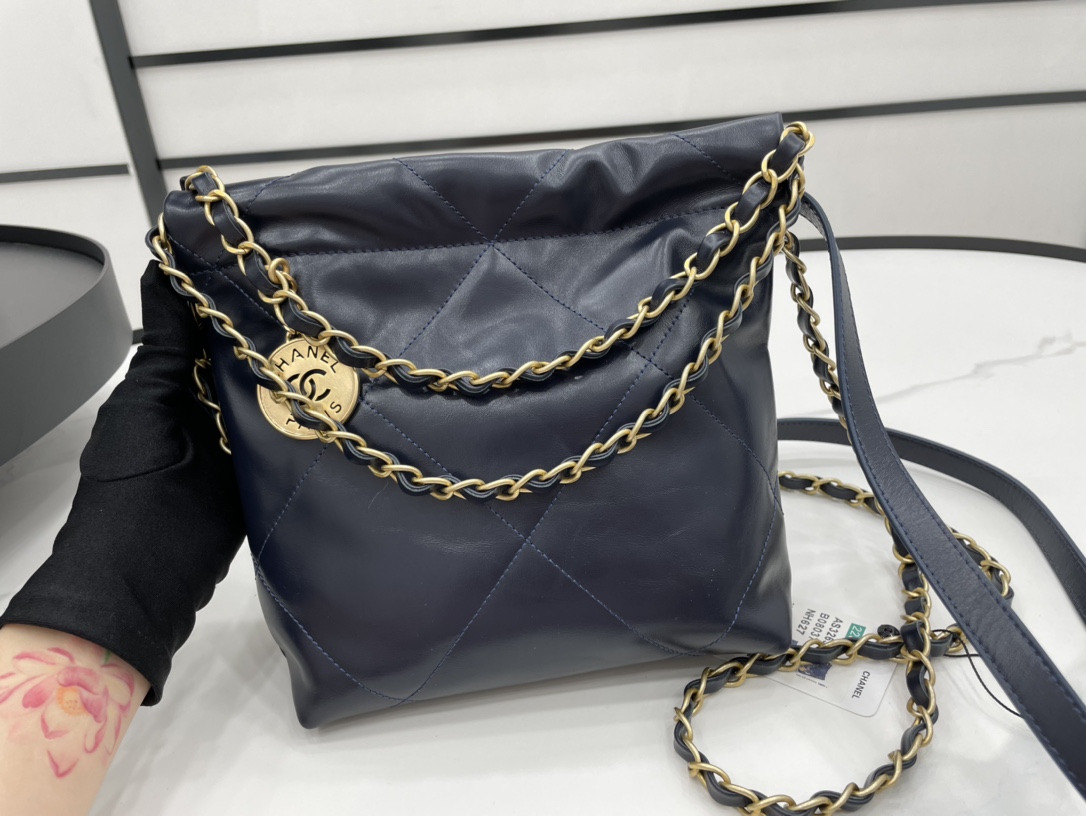 Chanel 22 Hanbag Dark Blue Calfskin With Gold-Tone Metal Mini Size 18cm