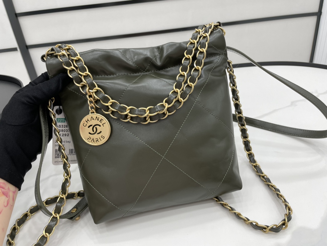 Chanel 22 Hanbag Dark Green Calfskin With Gold-Tone Metal Mini Size 18cm