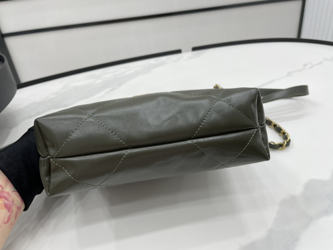 Chanel 22 Hanbag Dark Green Calfskin With Gold-Tone Metal Mini Size 18cm