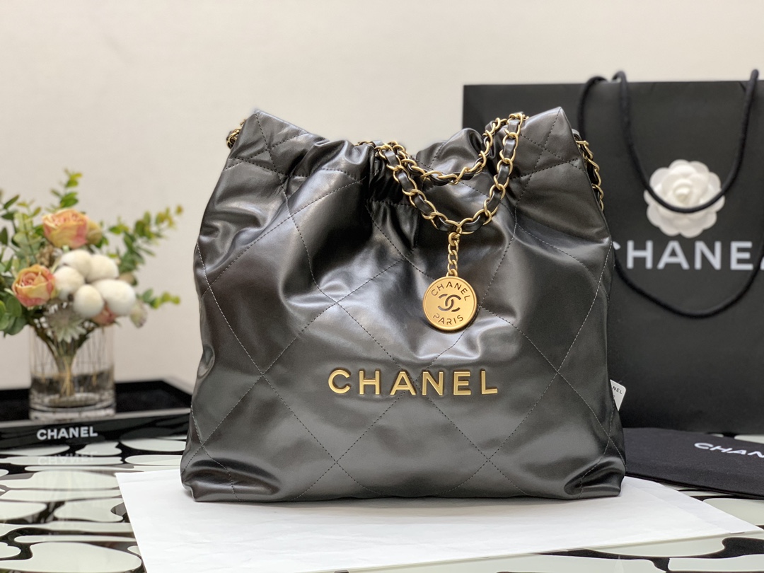 Chanel 22 Hanbag Gray Calfskin With Gold-Tone Metal Small Size 30cm