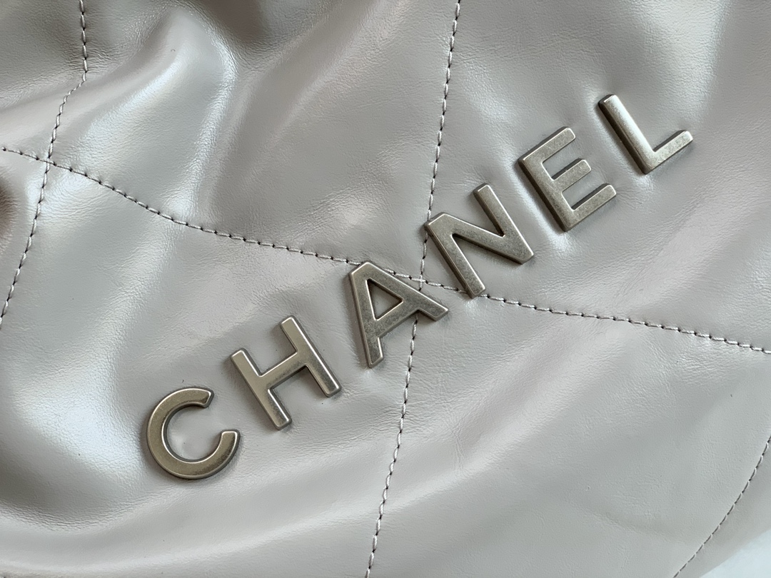 Chanel 22 Hanbag Gray Calfskin With Silver-Tone Metal Small Size 30cm