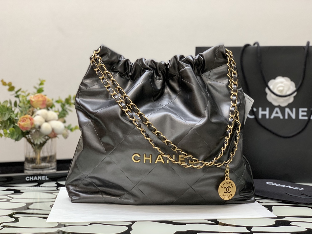 Chanel 22 Hanbag Grey Calfskin With Gold-Tone Metal Medium 35cm