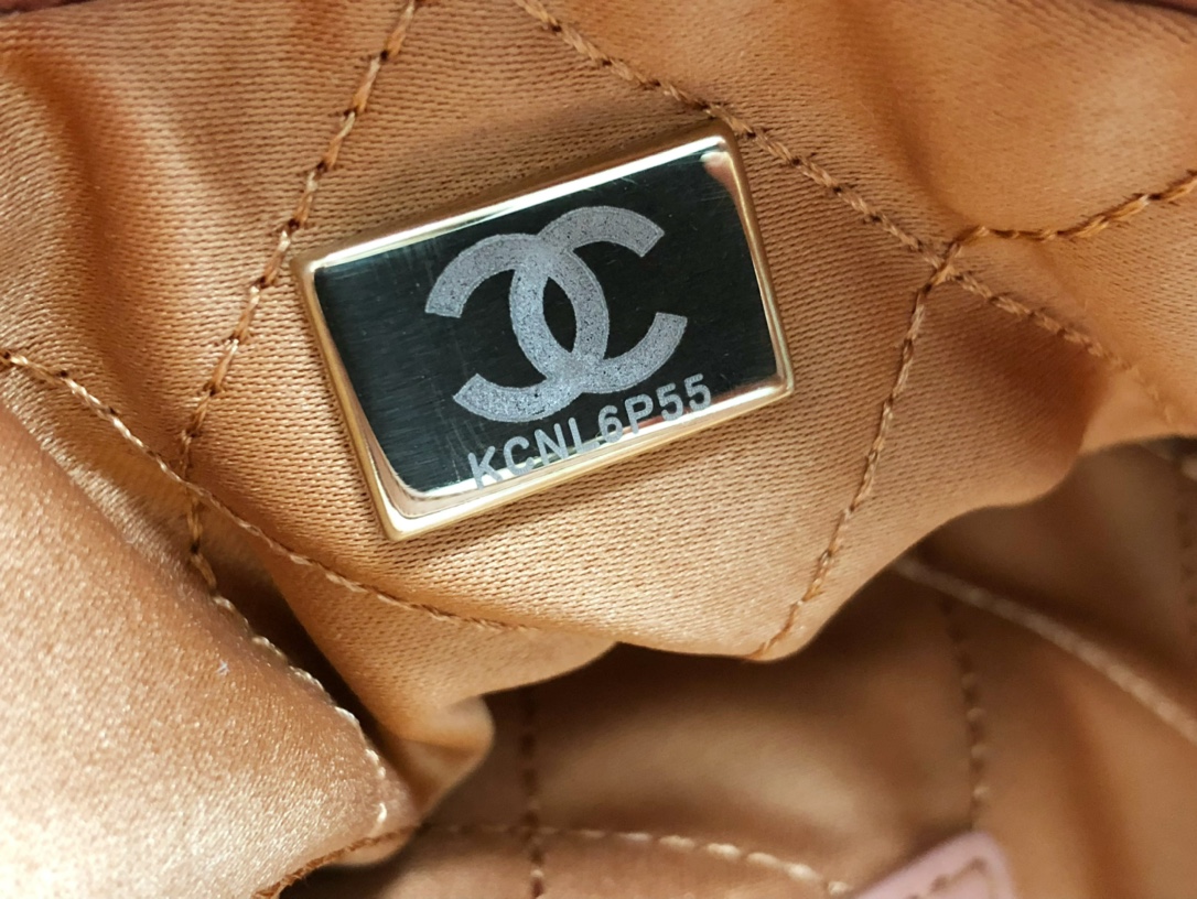 Chanel 22 Hanbag Khaki Calfskin With Gold-Tone Metal Small Size 30cm