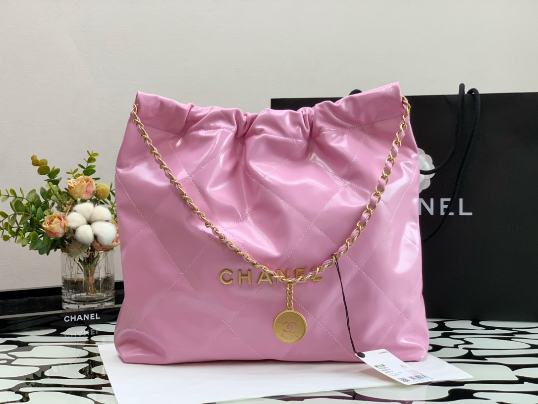 Chanel 22 Hanbag Pink Calfskin With Gold-Tone Metal Medium 35cm