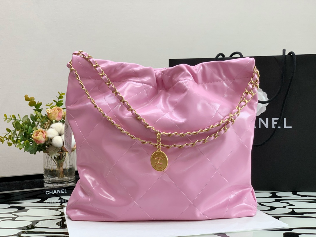 Chanel 22 Hanbag Pink Calfskin With Gold-Tone Metal Medium 35cm