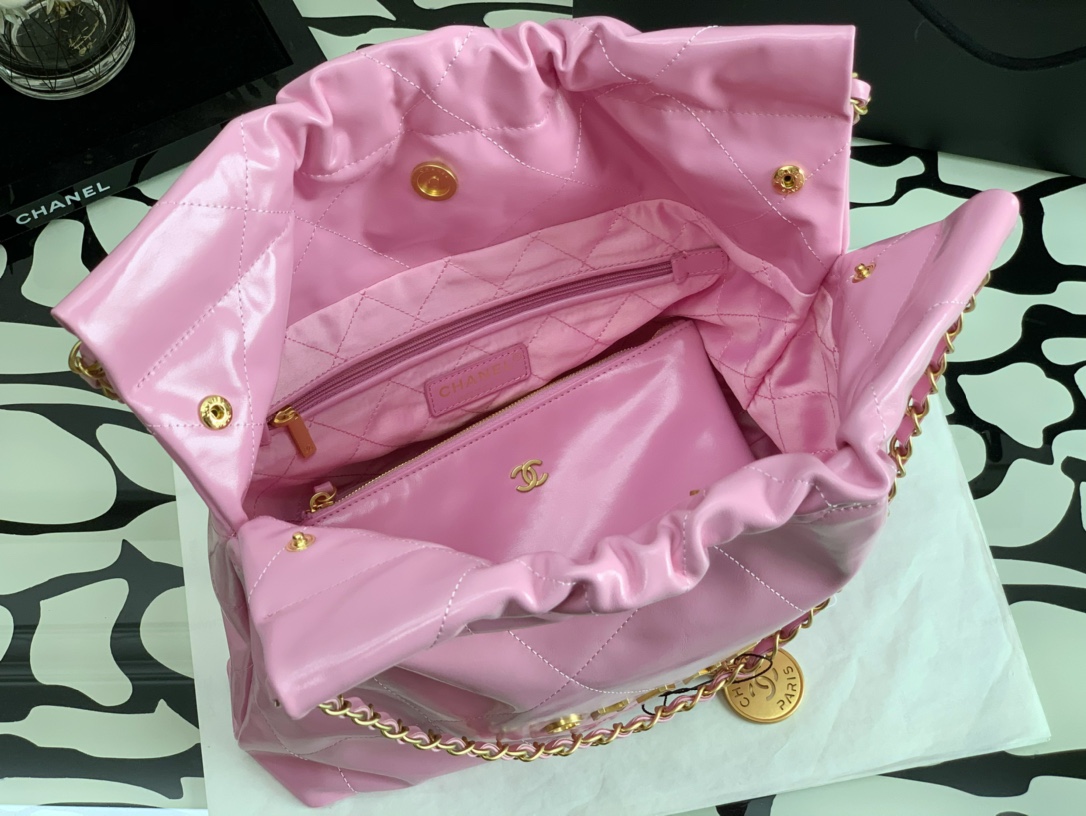 Chanel 22 Hanbag Pink Calfskin With Gold-Tone Metal Small Size 30cm