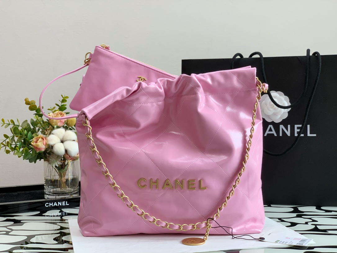 Chanel 22 Hanbag Pink Calfskin With Gold-Tone Metal Small Size 30cm