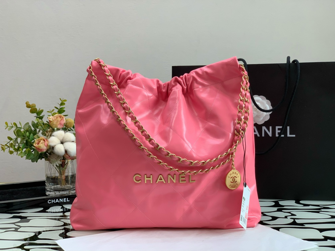 Chanel 22 Hanbag Rose Calfskin With Gold-Tone Metal Medium 35cm