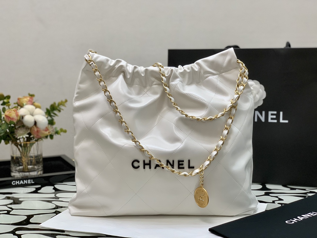 Chanel 22 Hanbag White Calfskin With Black-Tone Metal Medium 35cm