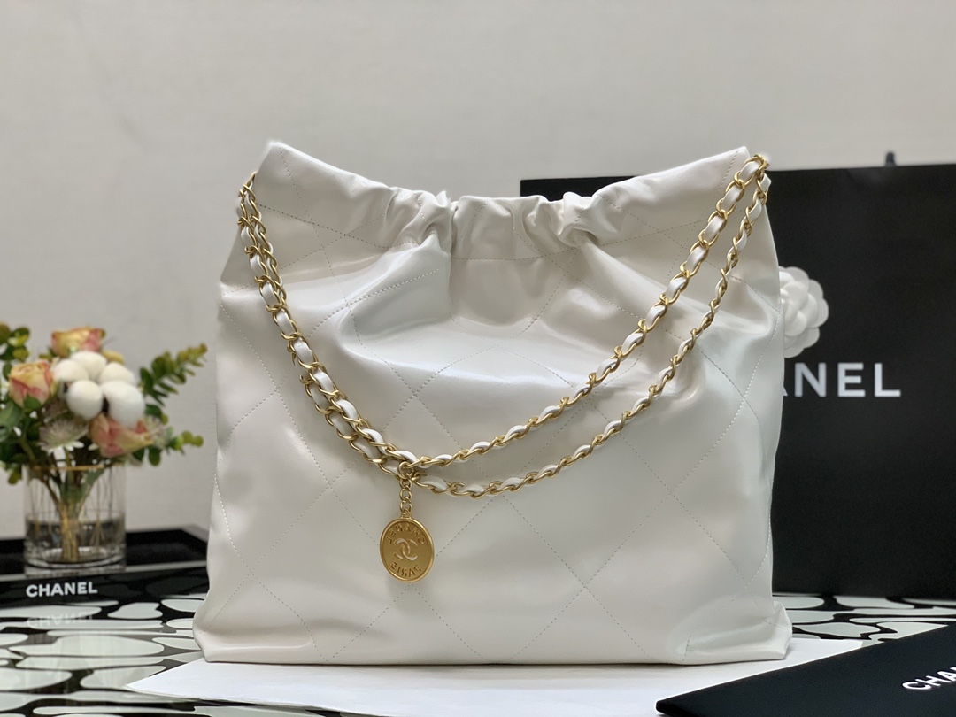 Chanel 22 Hanbag White Calfskin With Black-Tone Metal Medium 35cm