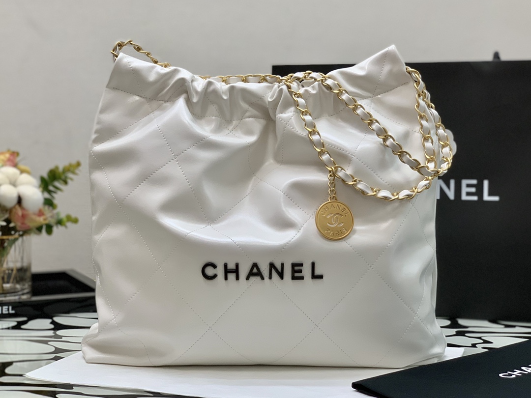 Chanel 22 Hanbag White Calfskin With Black-Tone Metal Medium 35cm