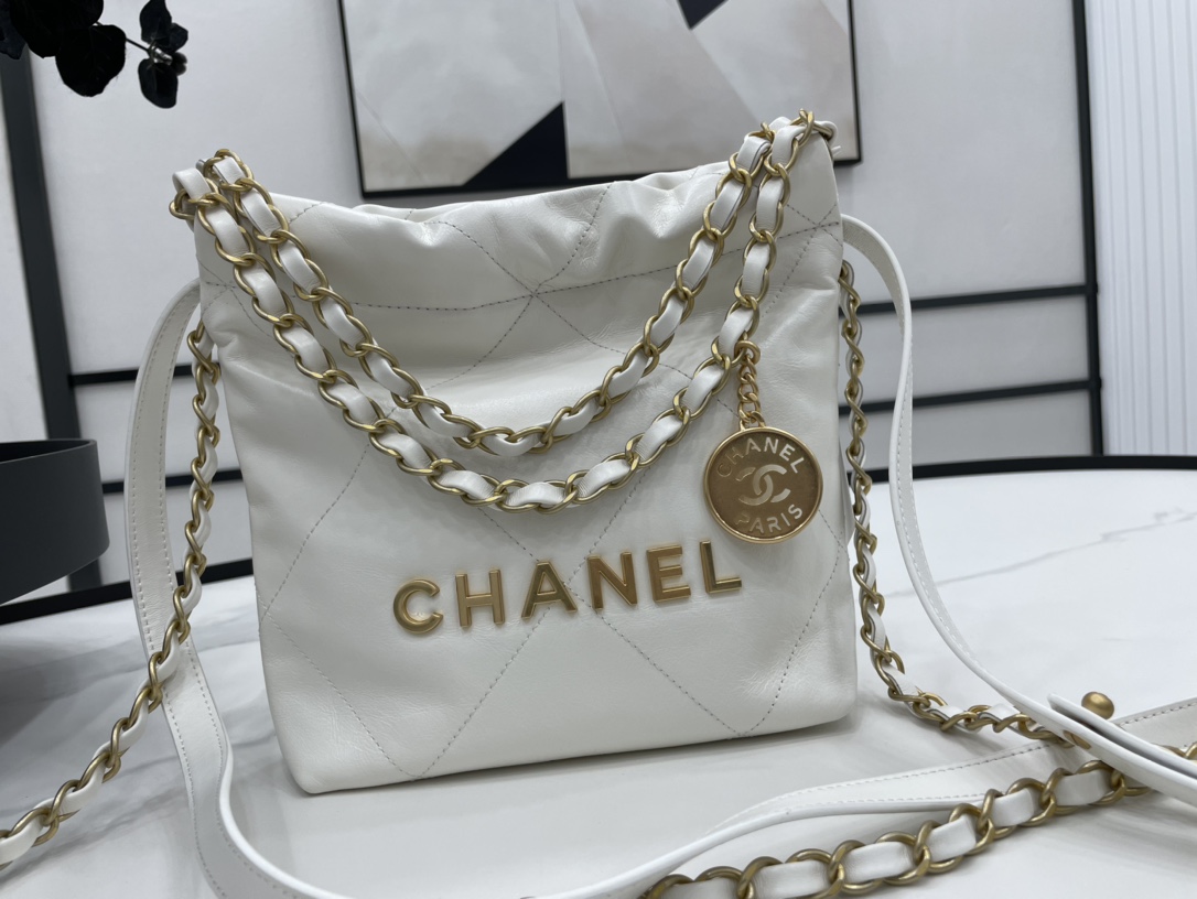 Chanel 22 Hanbag White Calfskin With Gold-Tone Metal Mini Size 18cm