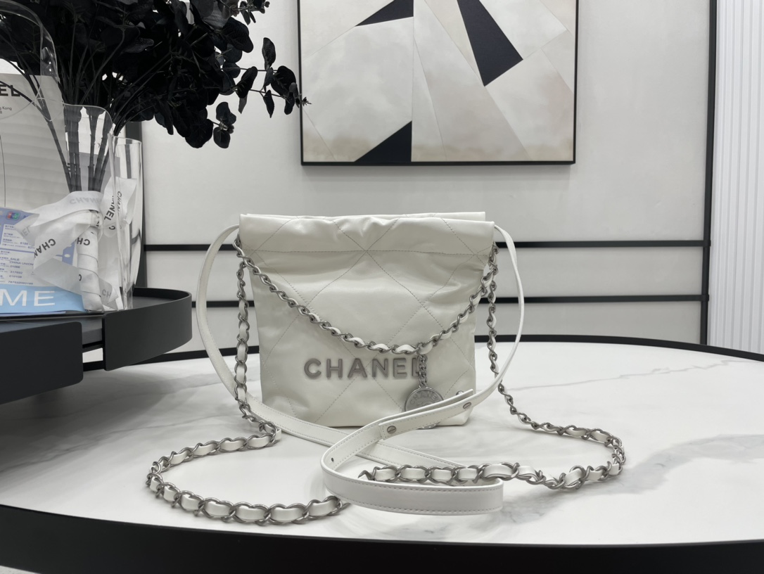 Chanel 22 Hanbag White Calfskin With Silver-Tone Metal Mini Size 18cm