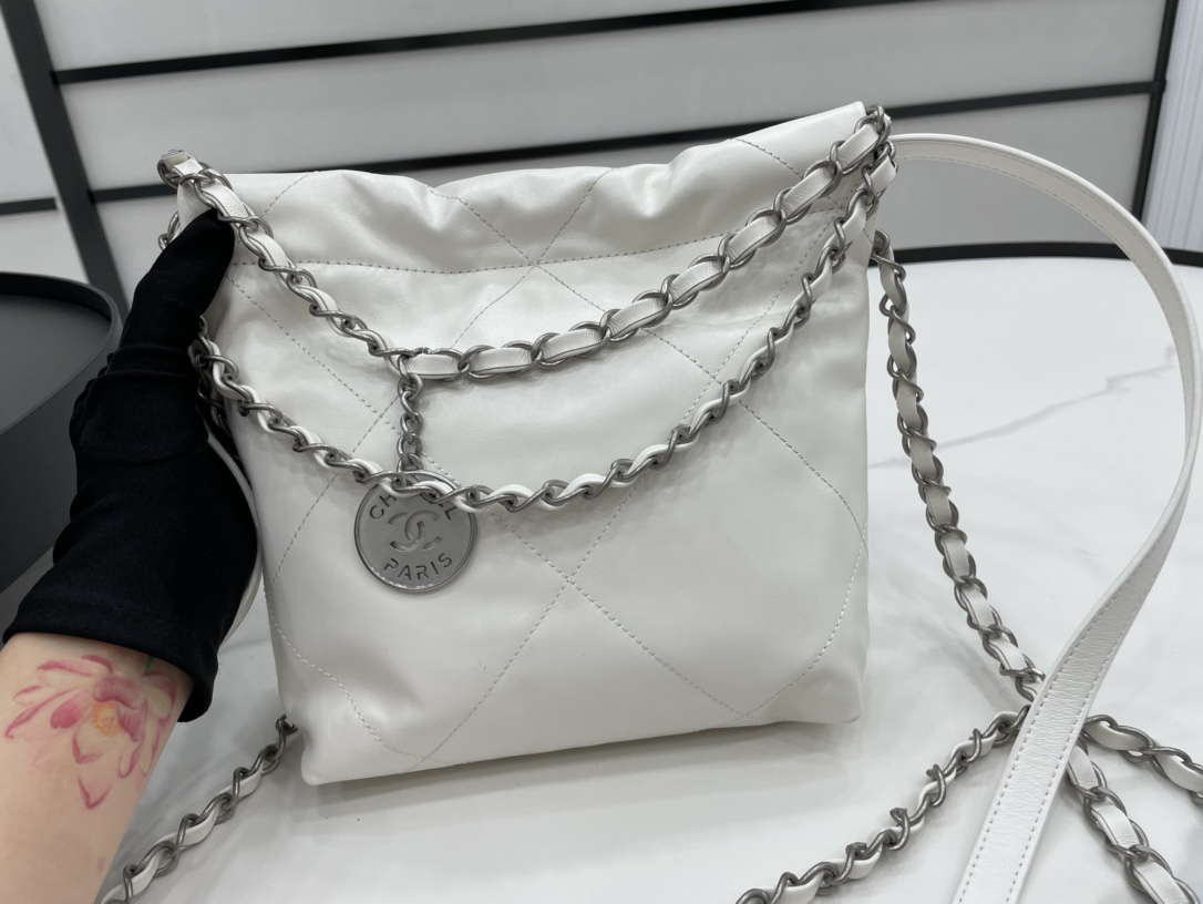 Chanel 22 Hanbag White Calfskin With Silver-Tone Metal Mini Size 18cm