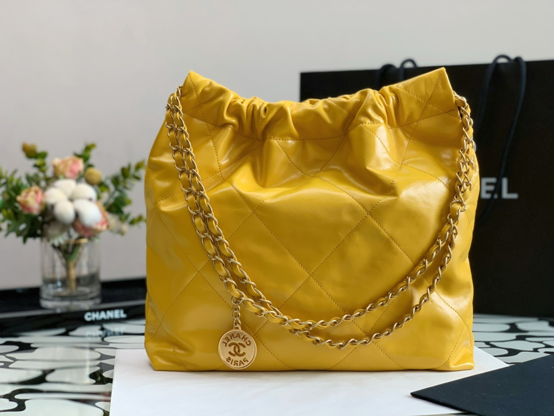 Chanel 22 Hanbag Yellow Calfskin With Gold-Tone Metal Medium 35cm