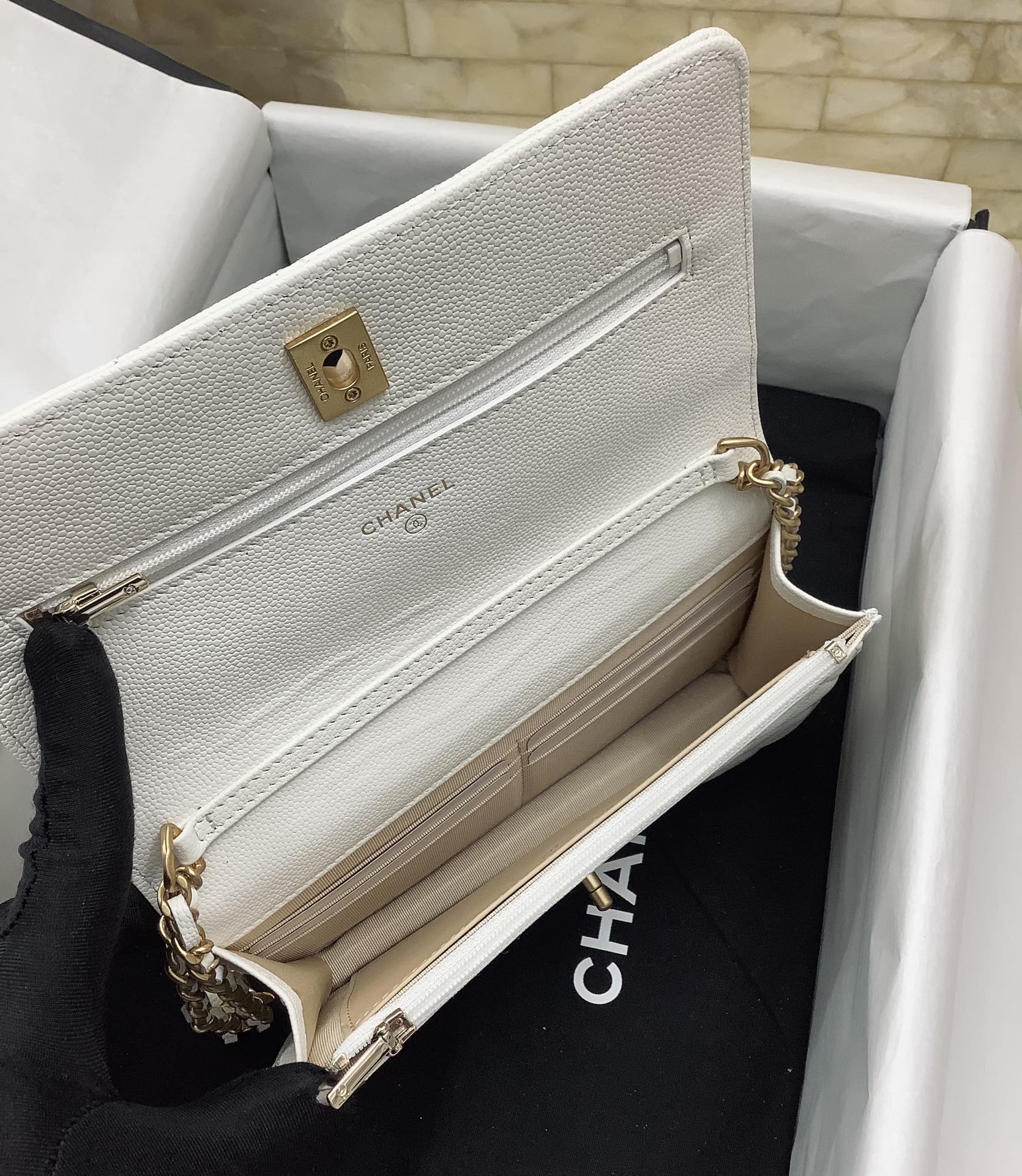 Chanel 22A Twist Your Buttons Wallet on Chain WOC in White Caviar