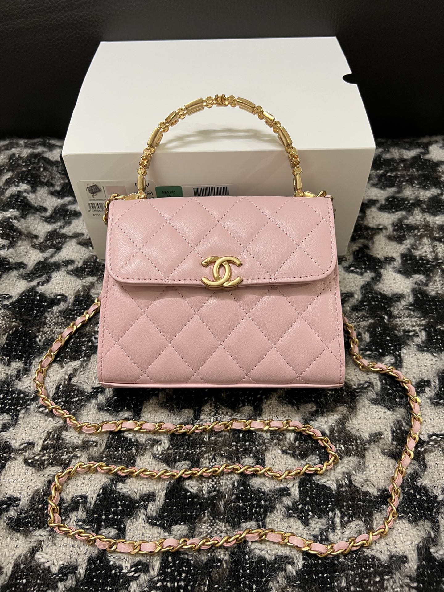 Chanel 22B Enamel Top Handle Handbag Pink