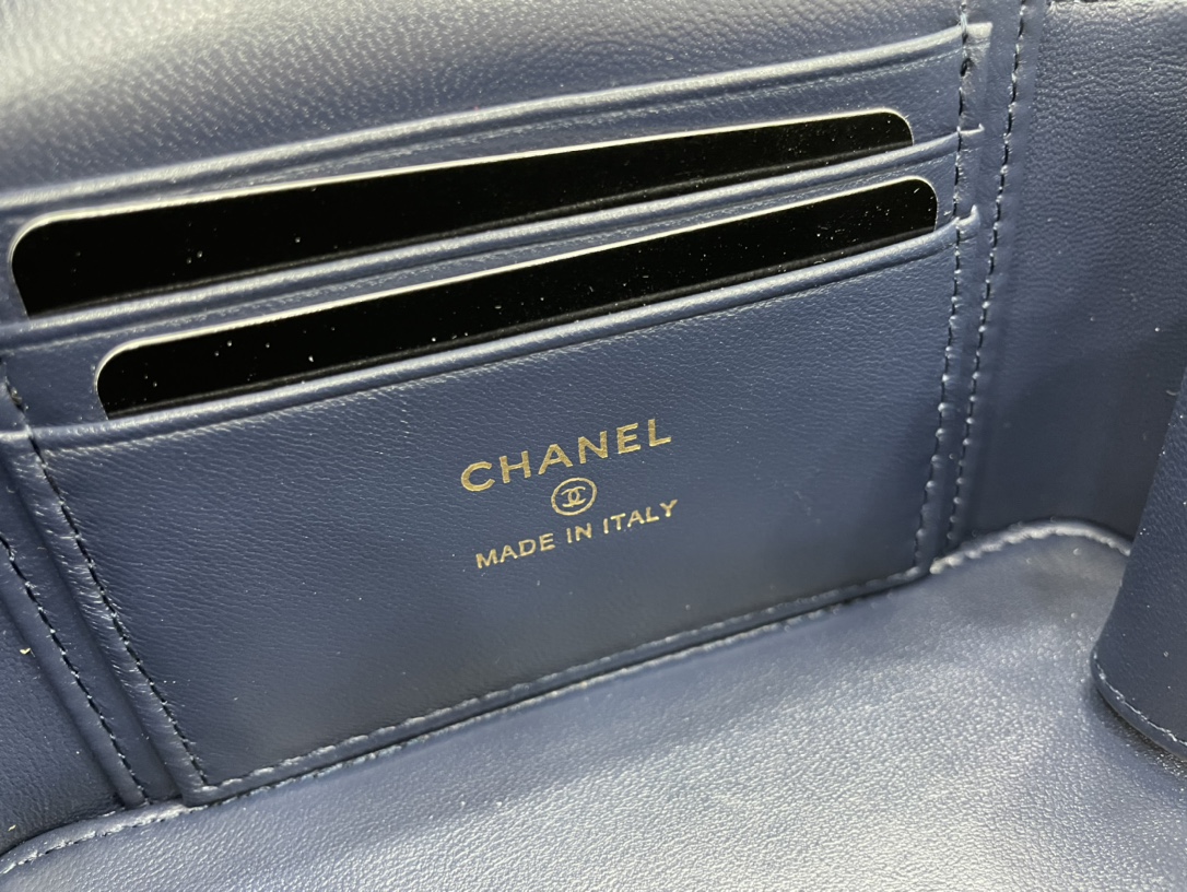 Chanel 22k Box Bag Lambskin Blue Leather A68105