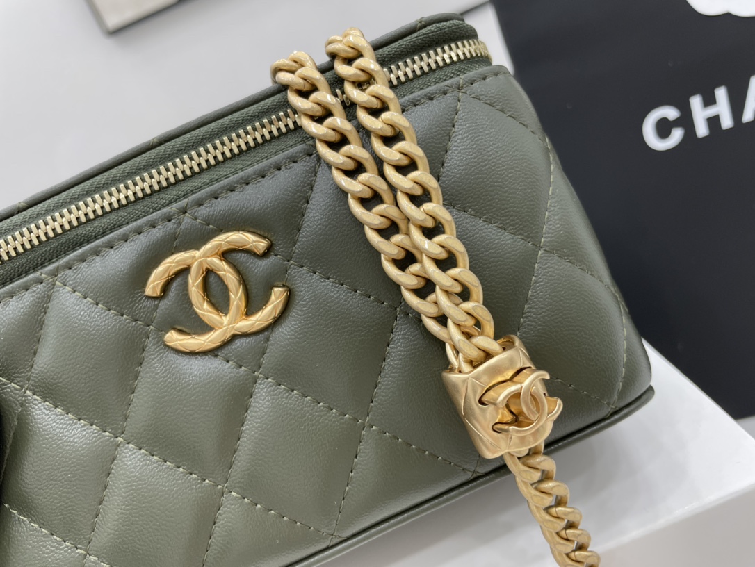 Chanel 22k Box Bag Lambskin Green Leather A68105