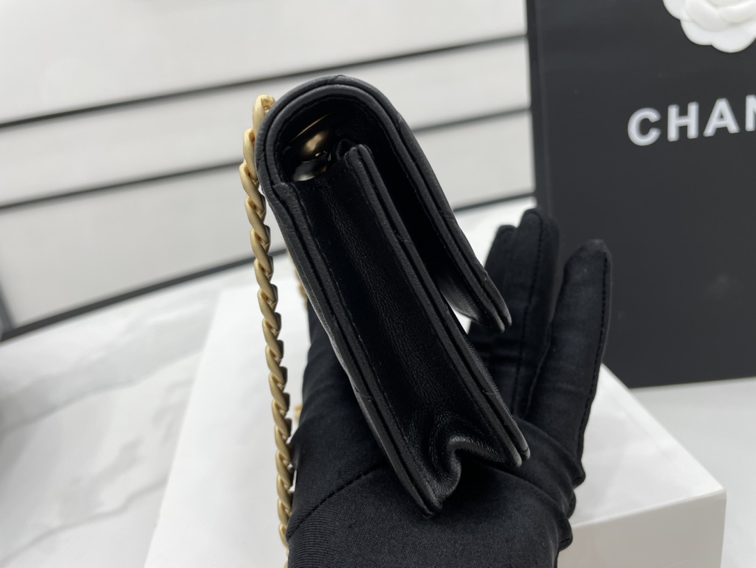 Chanel 22k Flap Bag Lambskin Black Leather AS3609