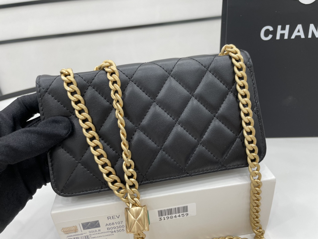 Chanel 22k Flap Bag Lambskin Black Leather AS3609