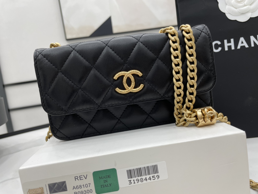 Chanel 22k Flap Bag Lambskin Black Leather AS3609