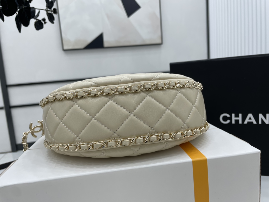 Chanel 23P AP3232 Clutch With Chain Lambskin Shiny Light Gold Metal Lilac Beige