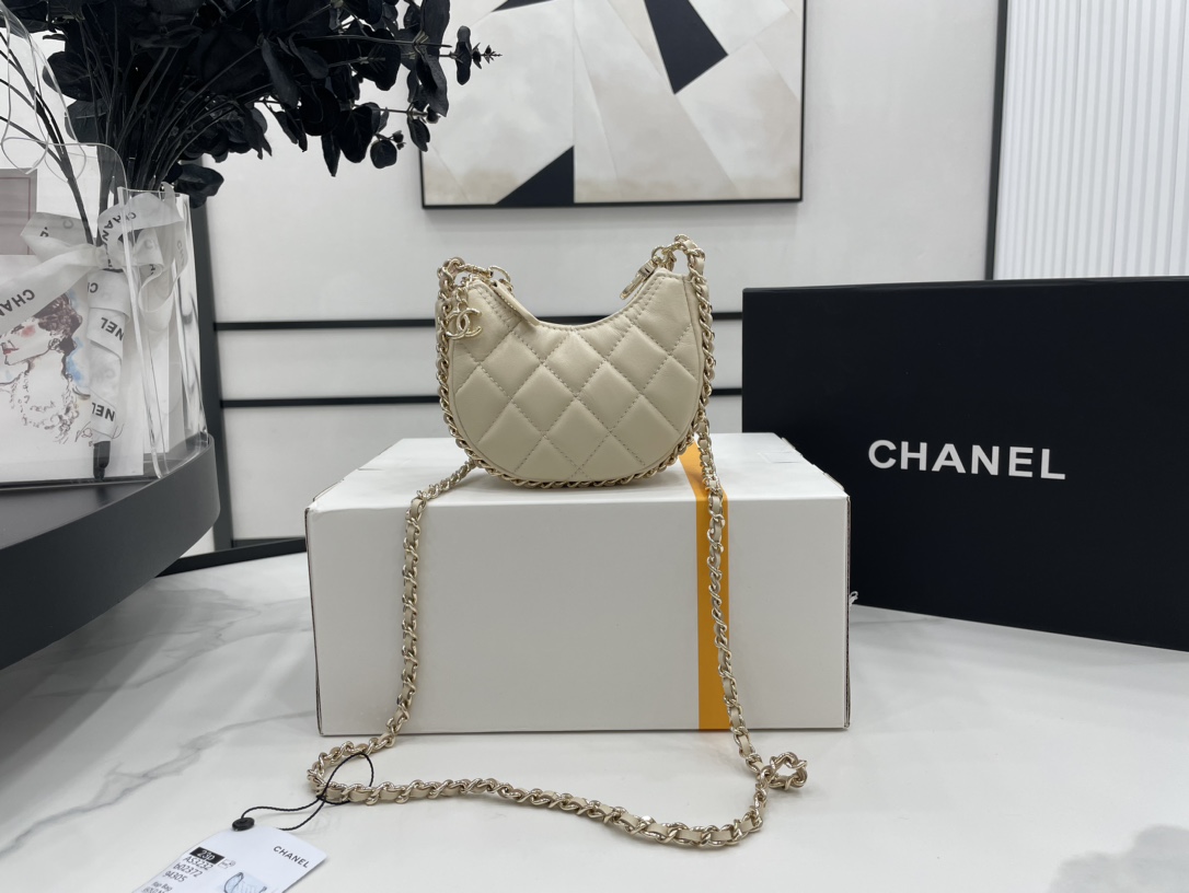 Chanel 23P AP3232 Mini Clutch With Chain Lambskin Shiny Light Gold Metal Lilac Beige