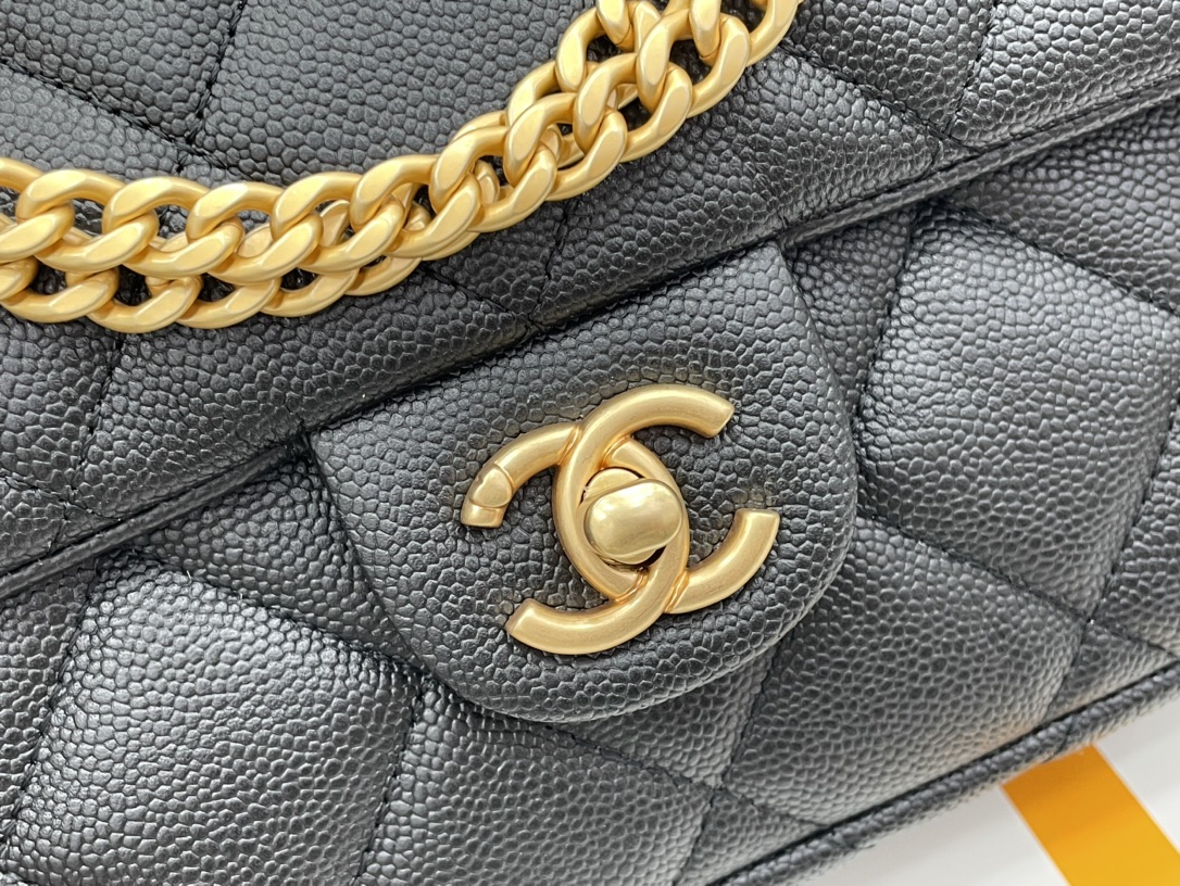 Chanel 23P AS3829 Heart Chain Adjustable Buckle CC Logo Large Flap Bag Black Grained Calfskin