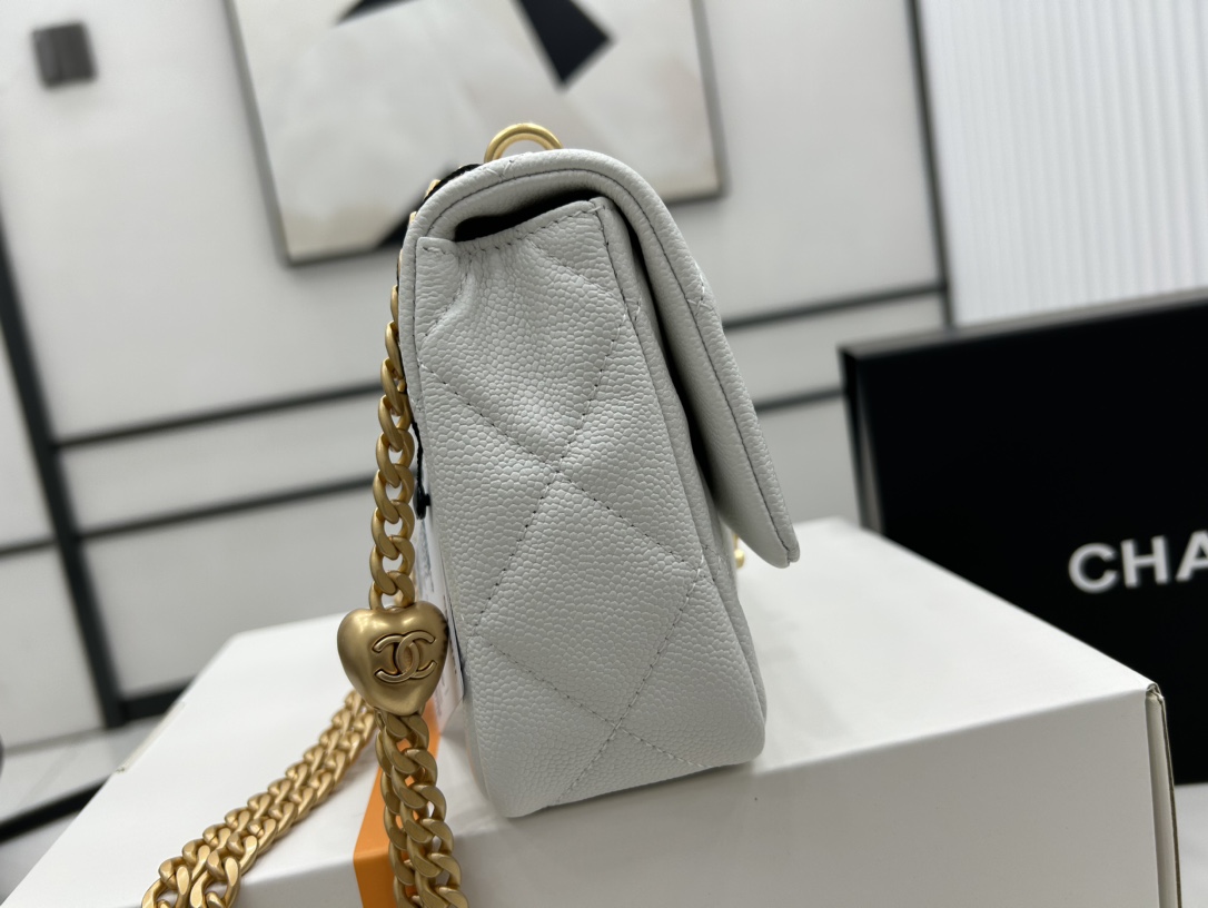 Chanel 23P AS3829 Heart Chain Adjustable Buckle CC Logo Large Flap Bag White Grained Calfskin