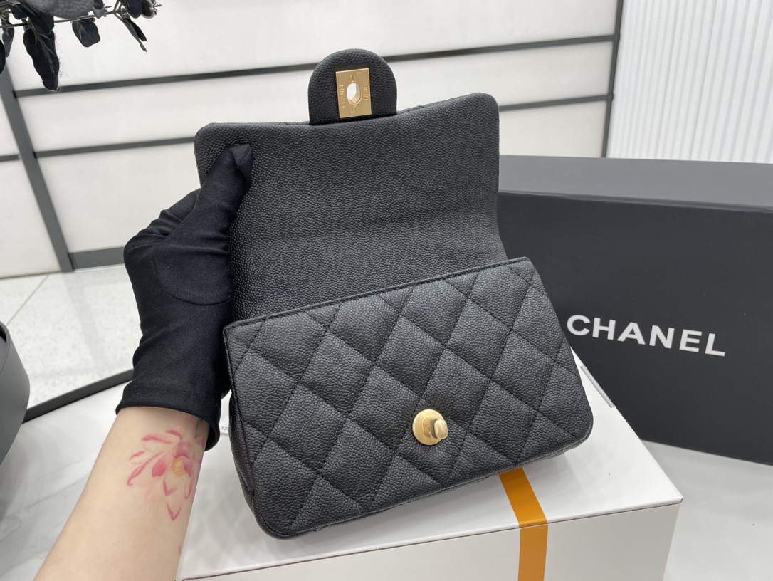 Chanel 23P AS3829 Heart Chain Adjustable Buckle CC Logo Mini Flap Bag Black Grained Calfskin