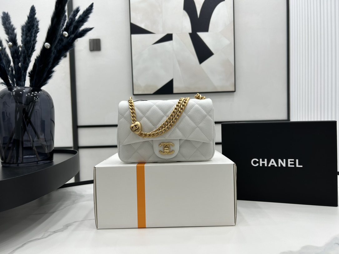 Chanel 23P AS3829 Heart Chain Adjustable Buckle CC Logo Mini Flap Bag White Grained Calfskin