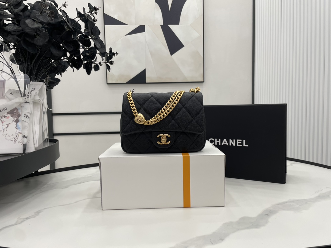 Chanel 23P AS3829 Heart Chain Adjustable Buckle CC Logo Small Flap Bag Black Grained Calfskin