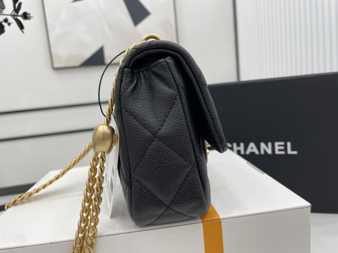 Chanel 23P AS3829 Heart Chain Adjustable Buckle CC Logo Small Flap Bag Black Grained Calfskin