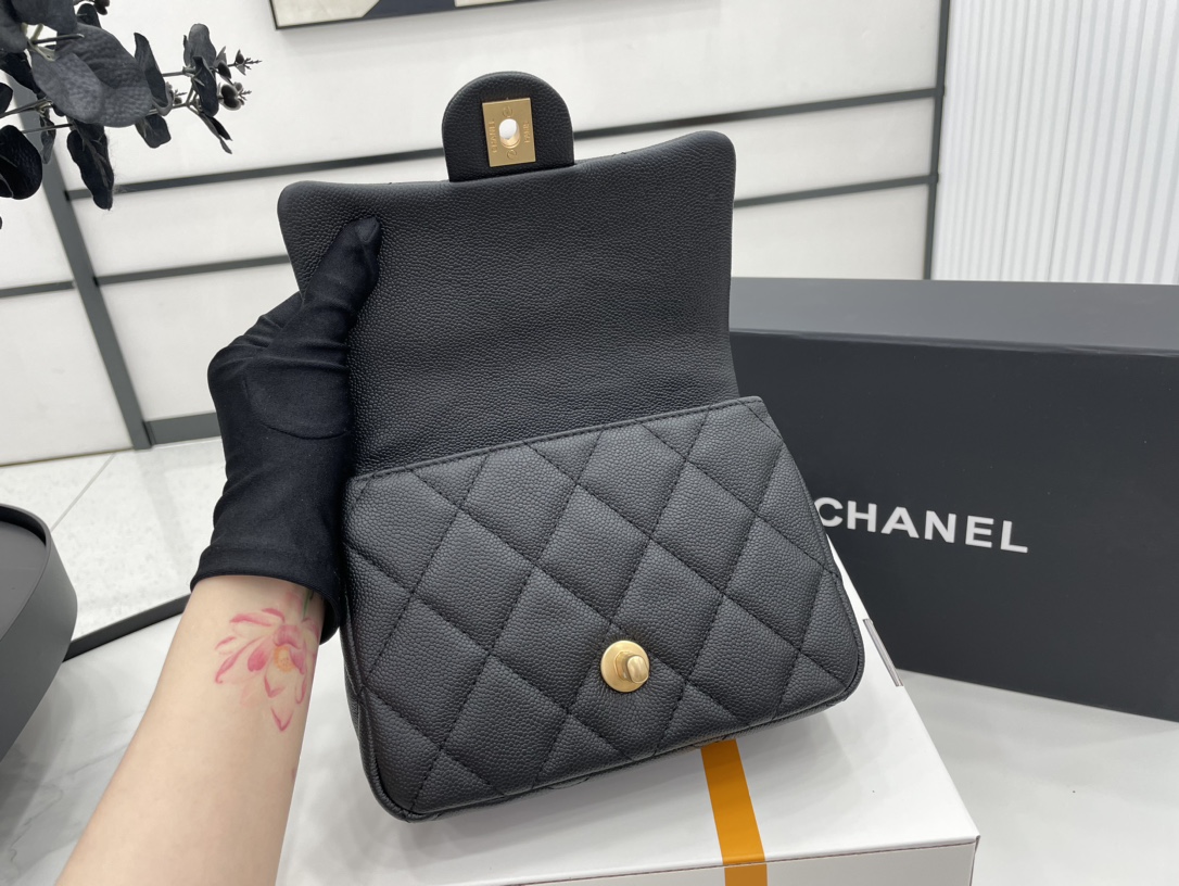 Chanel 23P AS3829 Heart Chain Adjustable Buckle CC Logo Small Flap Bag Black Grained Calfskin