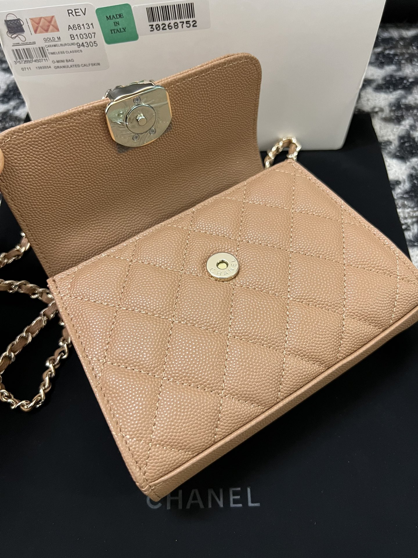 Chanel 23P Small Kelly Top Handle Handbag Cream