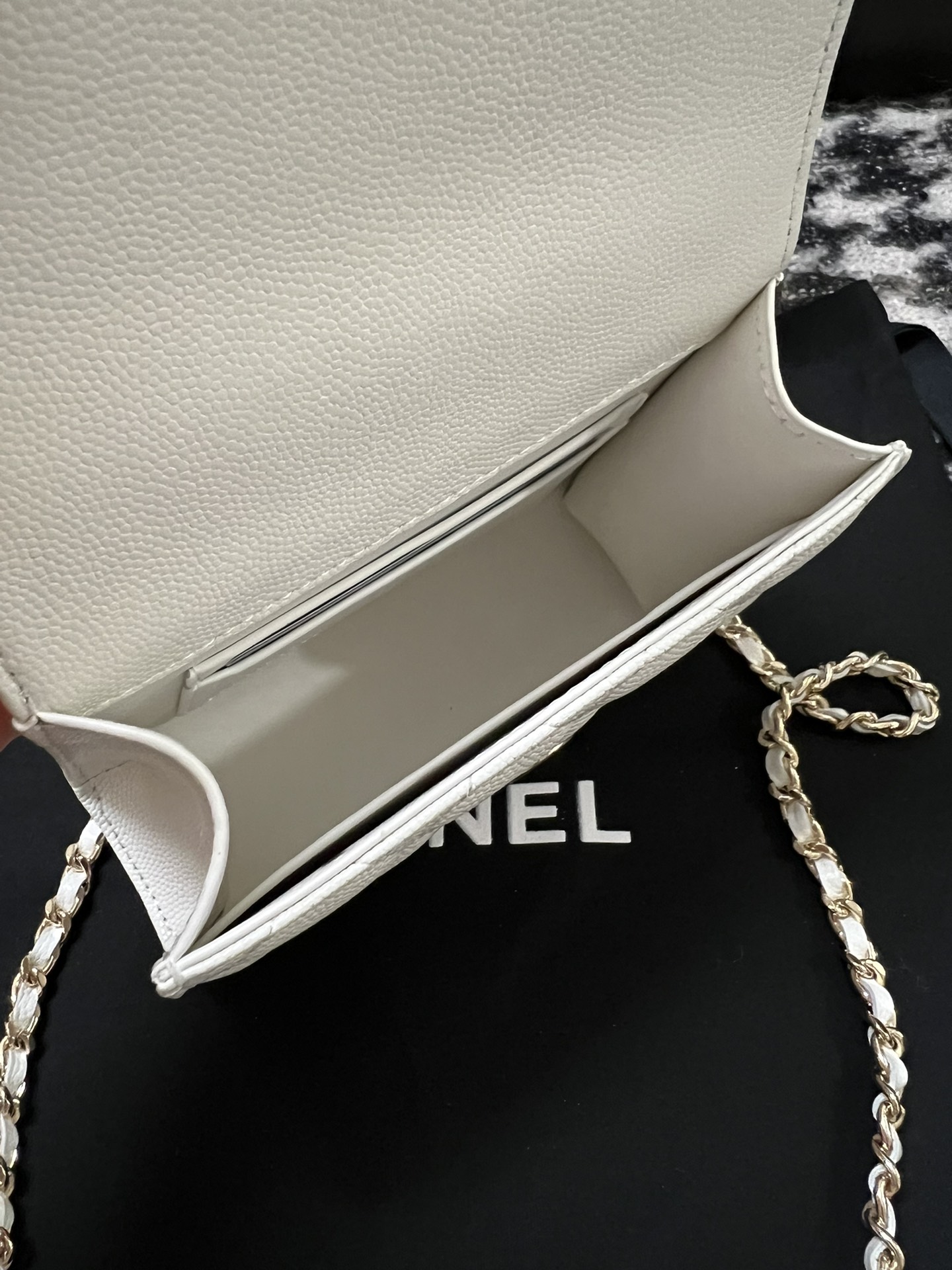 Chanel 23P Small Kelly Top Handle Handbag White