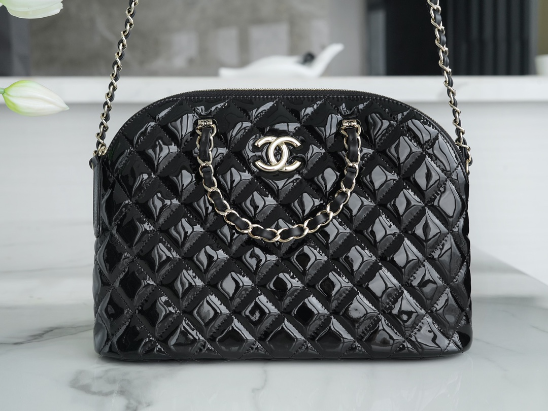 Chanel 23s Large Retro Shoulder Bags Black Shiny