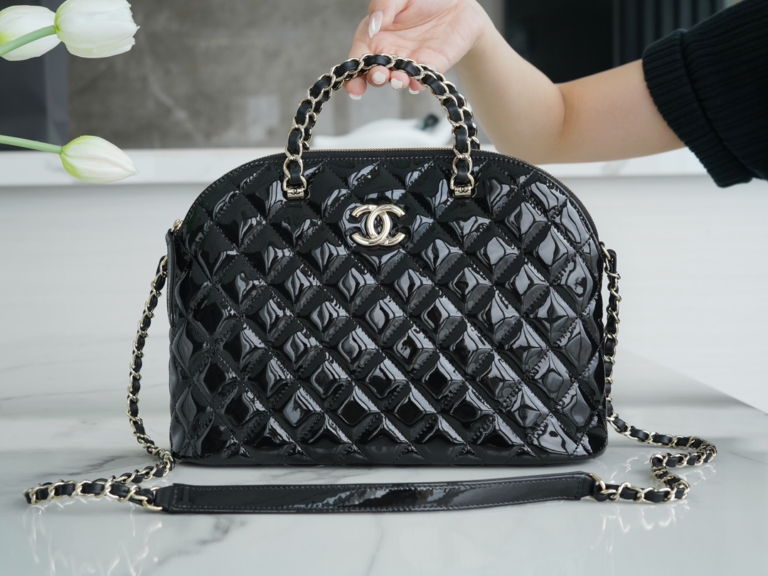 Chanel 23s Large Retro Shoulder Bags Black Shiny