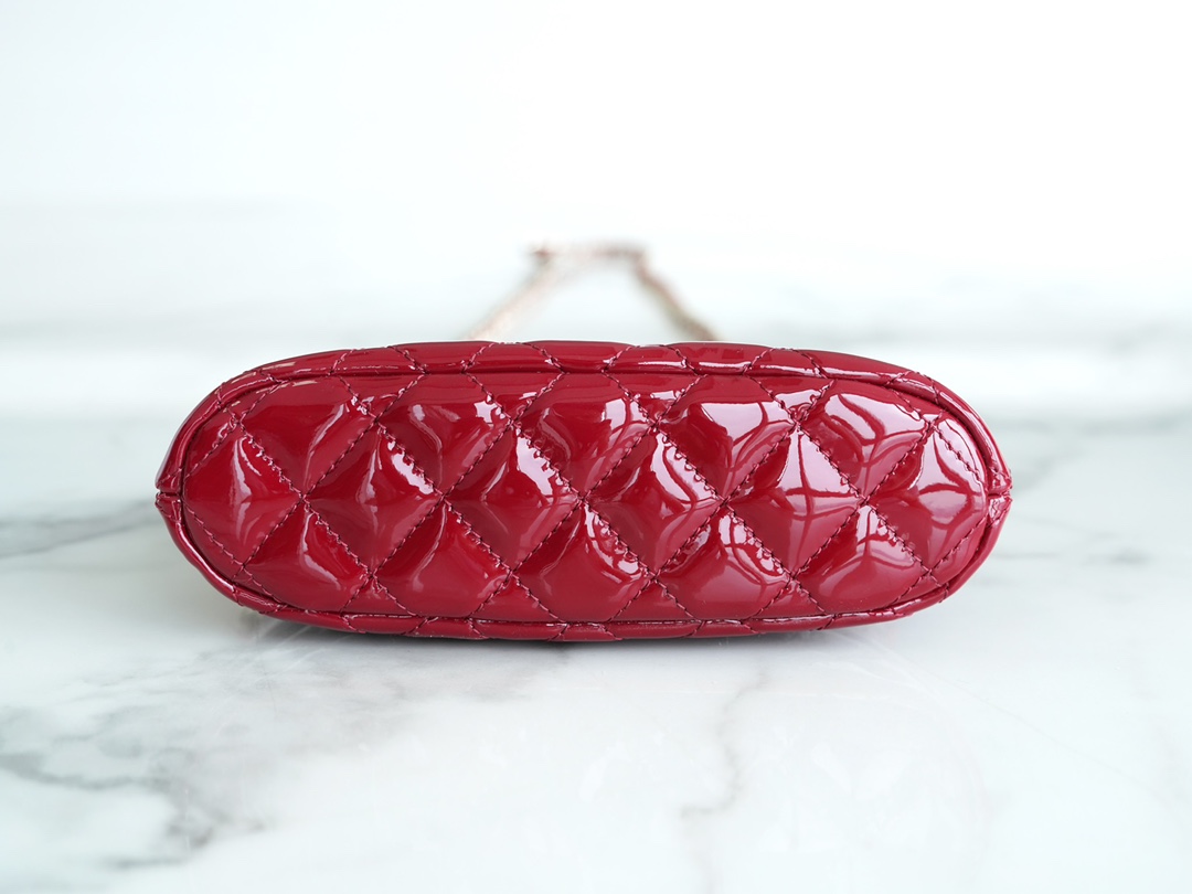 Chanel 23s Small Retro Shoulder Bags Red Shiny