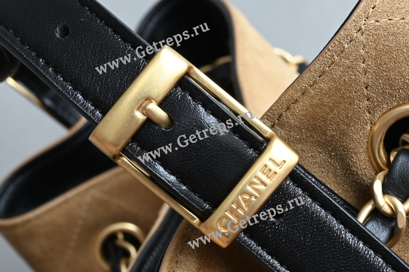 Chanel 25 Hobo Bag Black-3