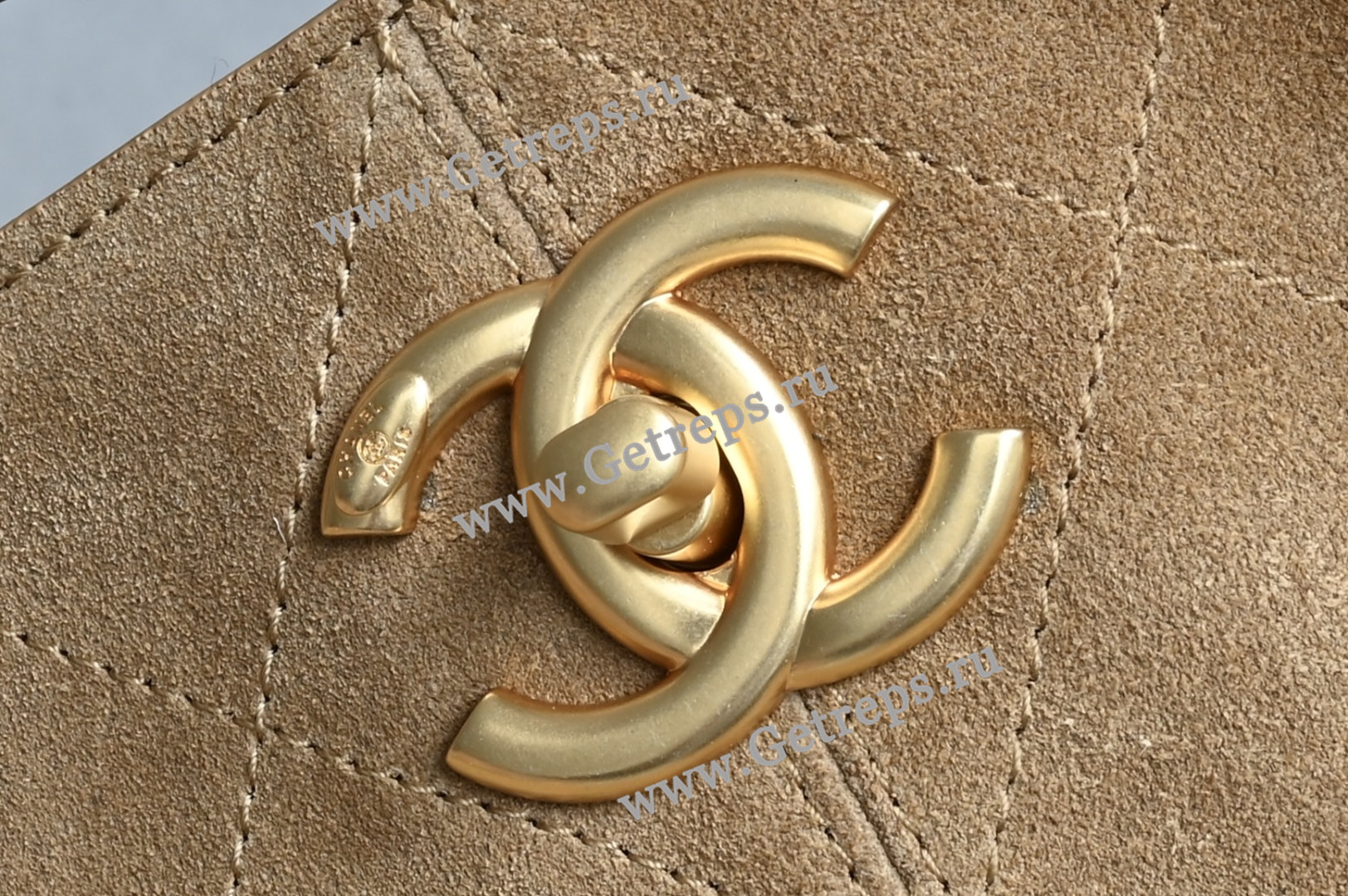 Chanel 25 Hobo Bag Black-3