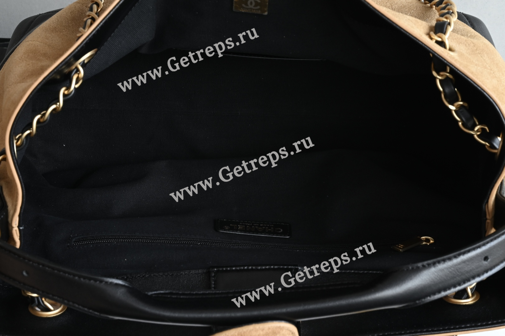 Chanel 25 Hobo Bag Black-3