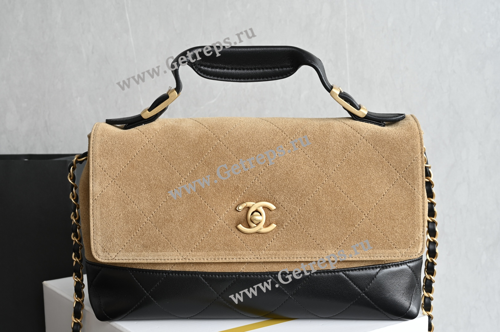 Chanel 25 Messenger Bag Black-2